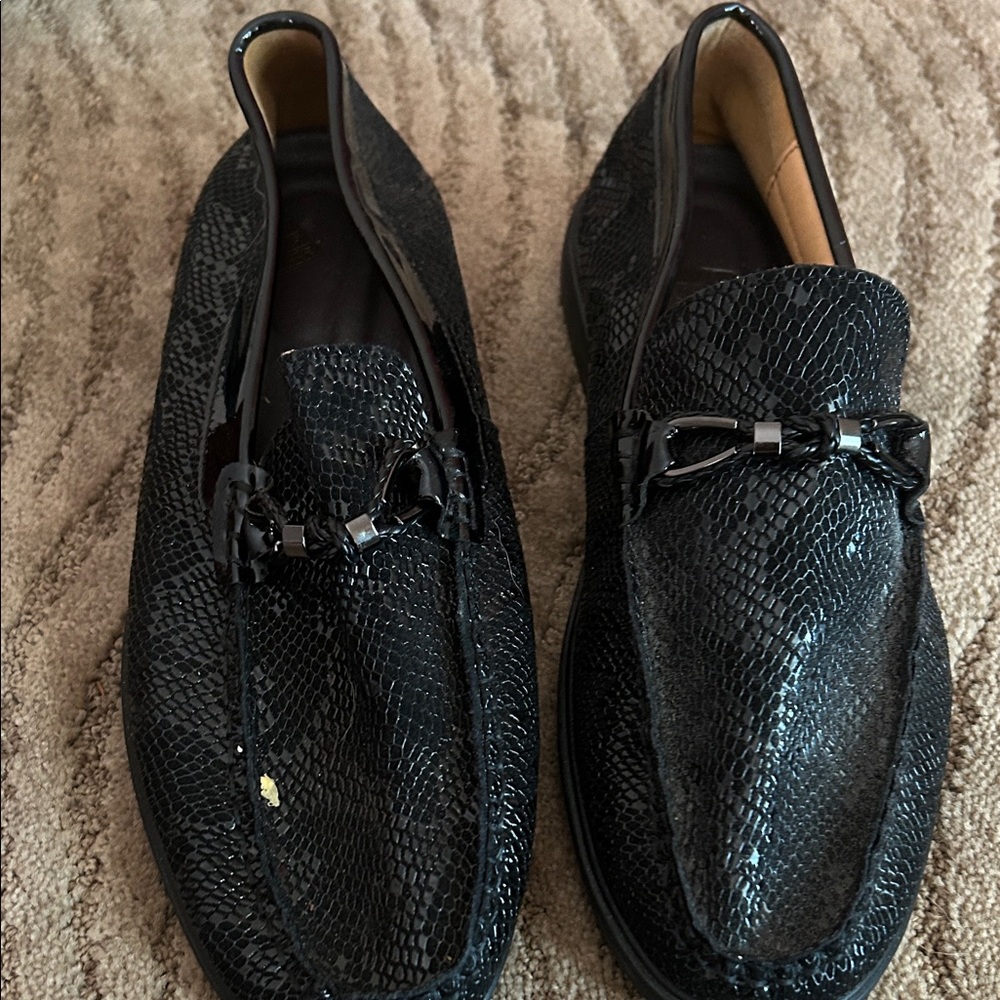 SHEIN Black Textured Slip-On Loafers